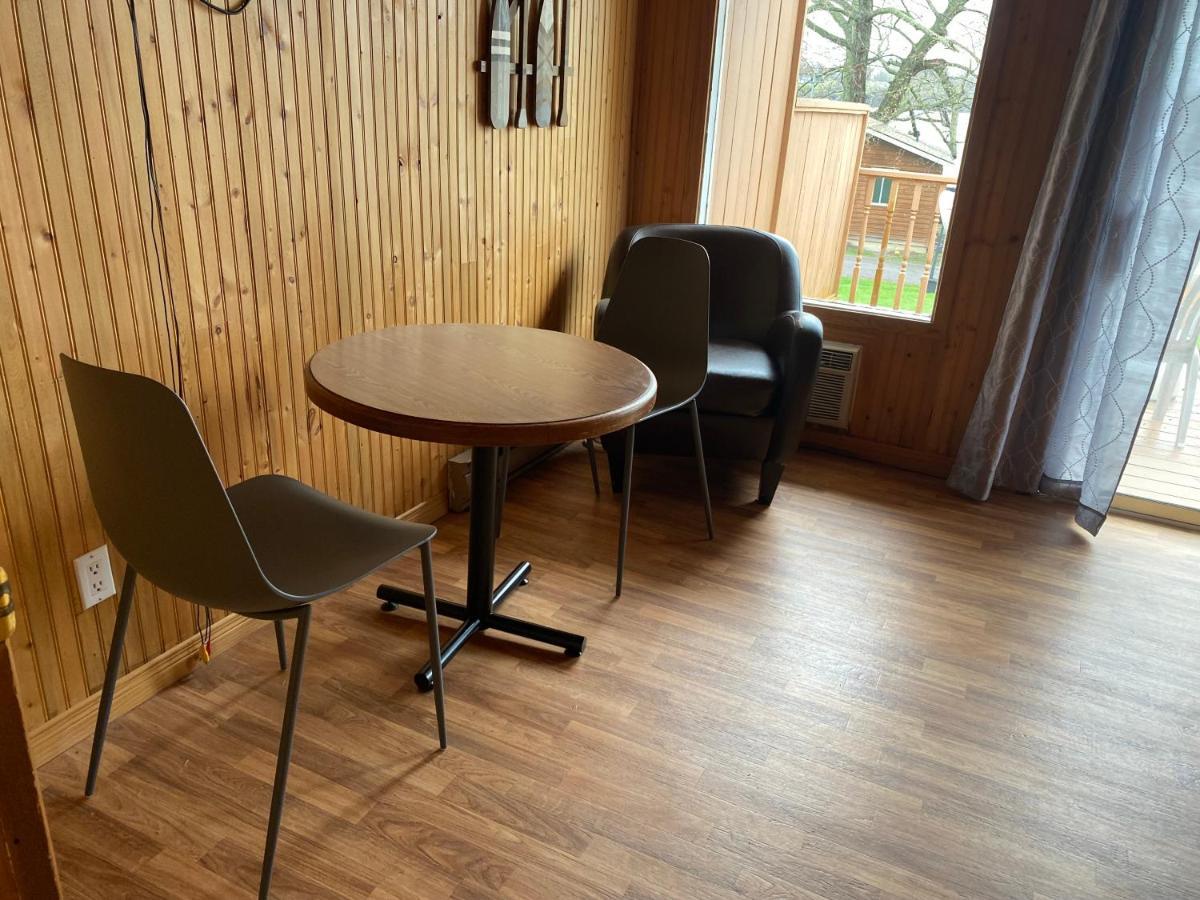 Merland Park Cottages And Motel Picton Ngoại thất bức ảnh